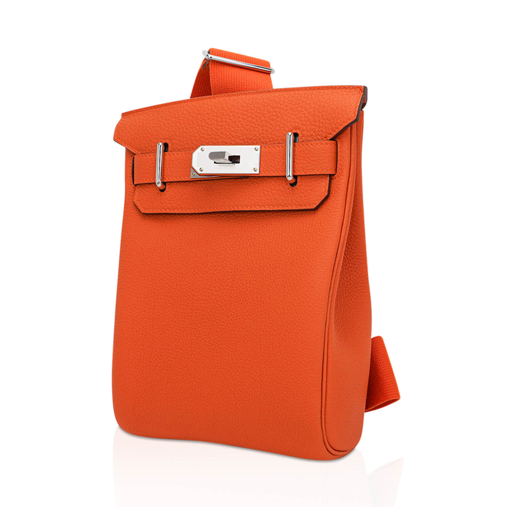Hac a Dos PM Backpack Feu Togo Leather with Palladium Hardware