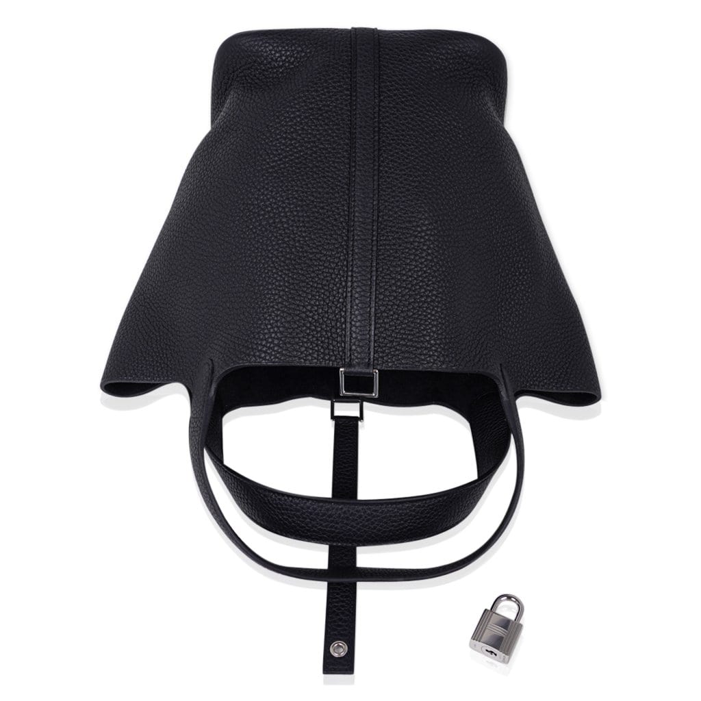Picotin Lock 22 Bag Black Tote Clemence Palladium Hardware